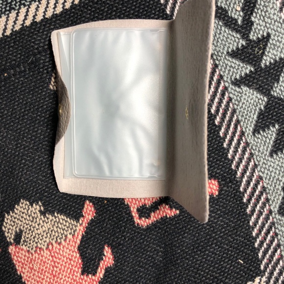 4 piece handbag, crossbody, wristlet & card holder - Picture 5 of 10